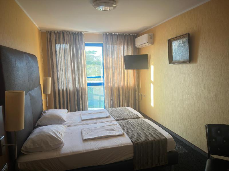 Formula 1 Motel