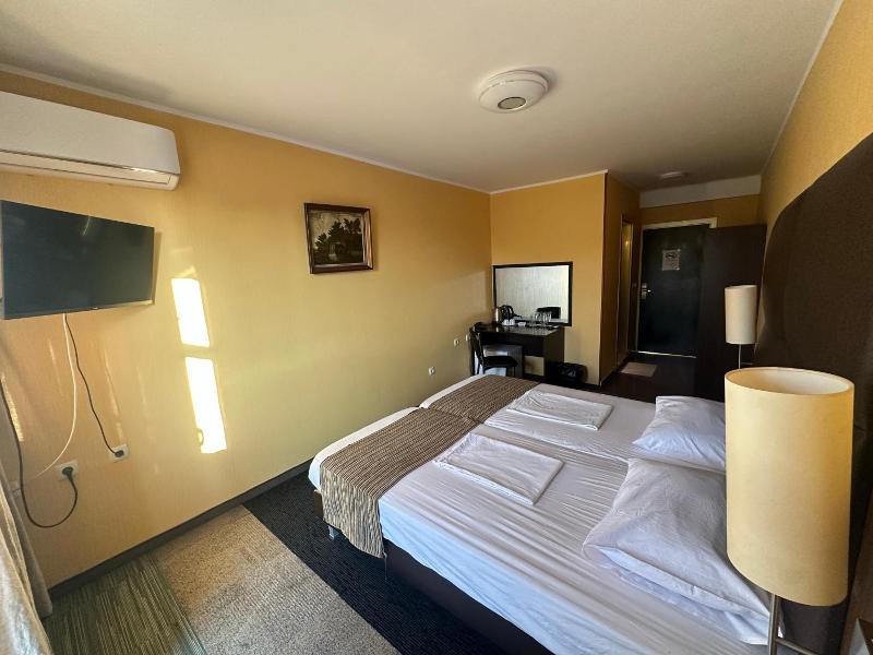 Formula 1 Motel