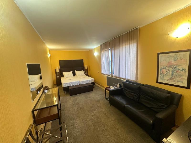 Formula 1 Motel