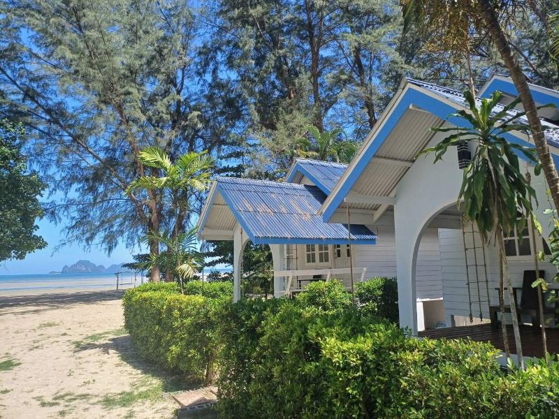 Pan Beach Bungalows image