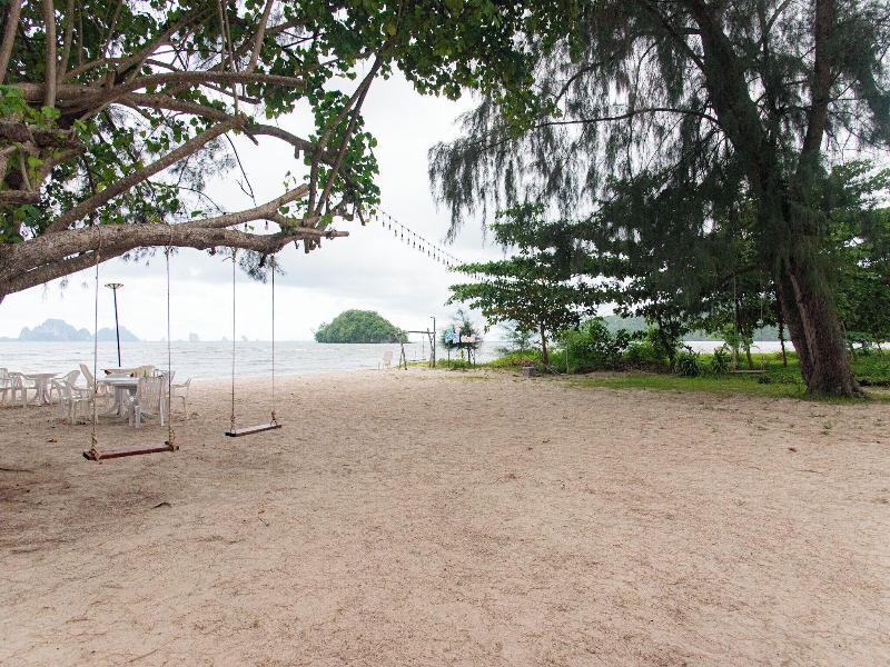 Pan Beach Bungalows image
