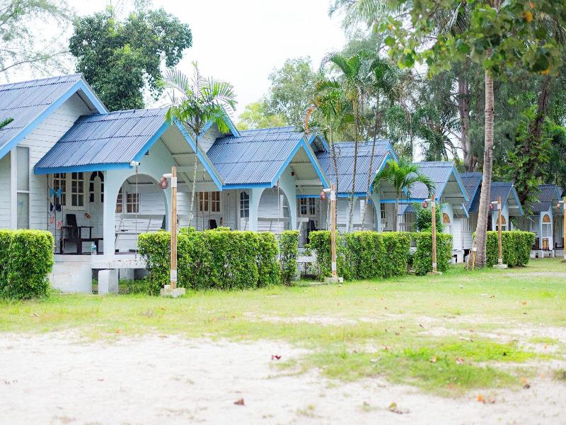 Pan Beach Bungalows image