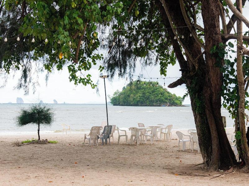 Pan Beach Bungalows image
