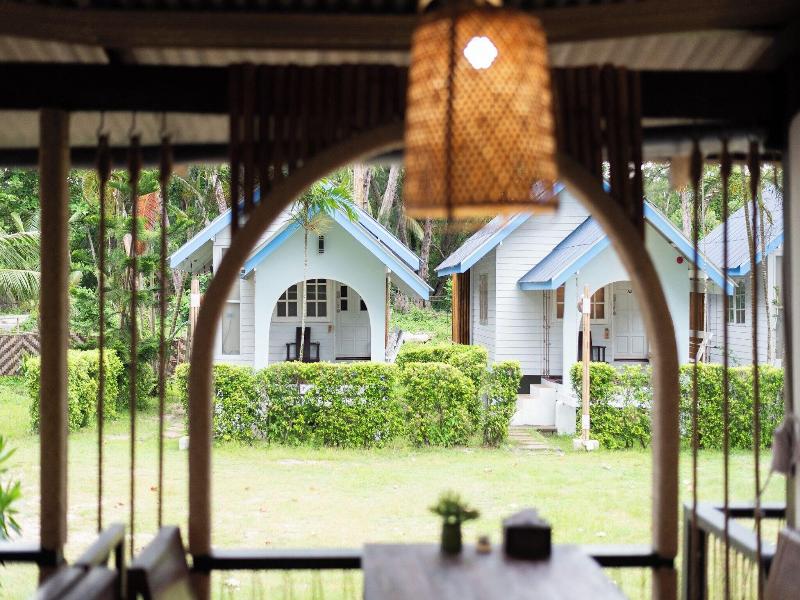 Pan Beach Bungalows image