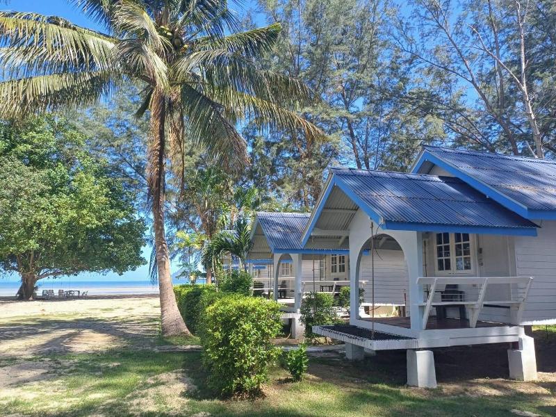 Pan Beach Bungalows image