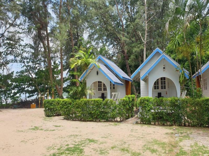 Pan Beach Bungalows image