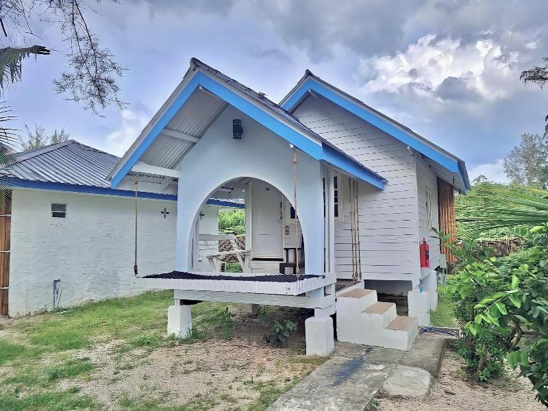 Pan Beach Bungalows image