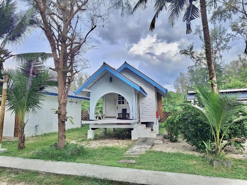Pan Beach Bungalows image