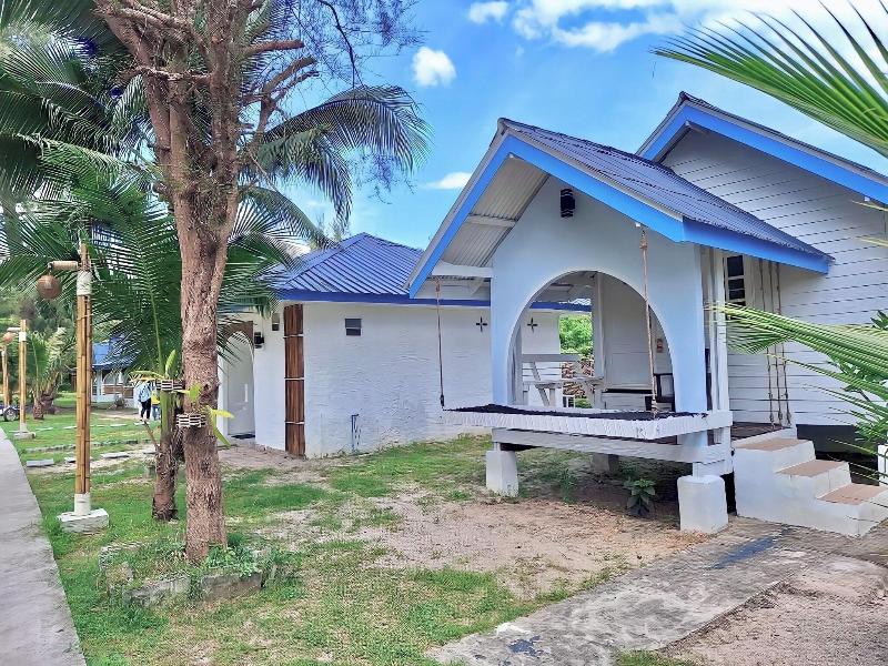 Pan Beach Bungalows image