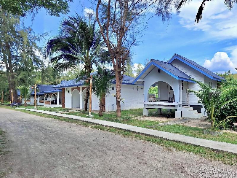 Pan Beach Bungalows image