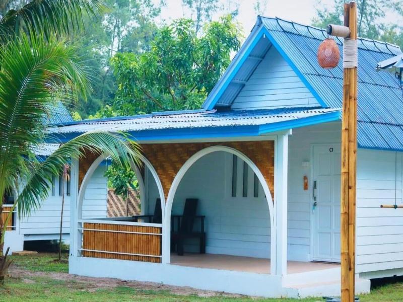 Pan Beach Bungalows image