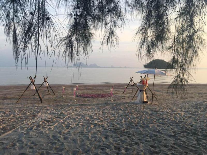 Pan Beach Bungalows image