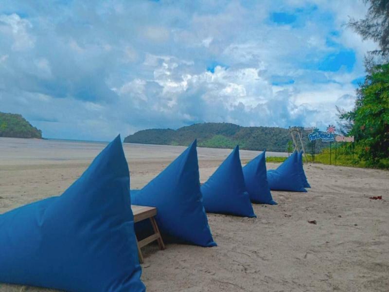 Pan Beach Bungalows image