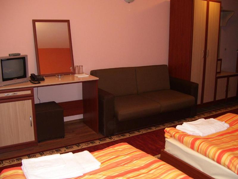 Kestenite Family Hotel image