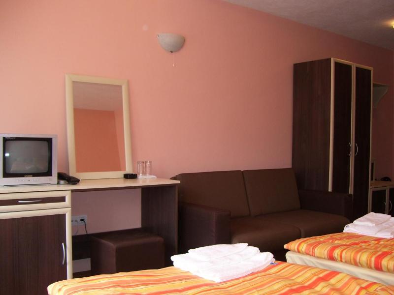 Kestenite Family Hotel image