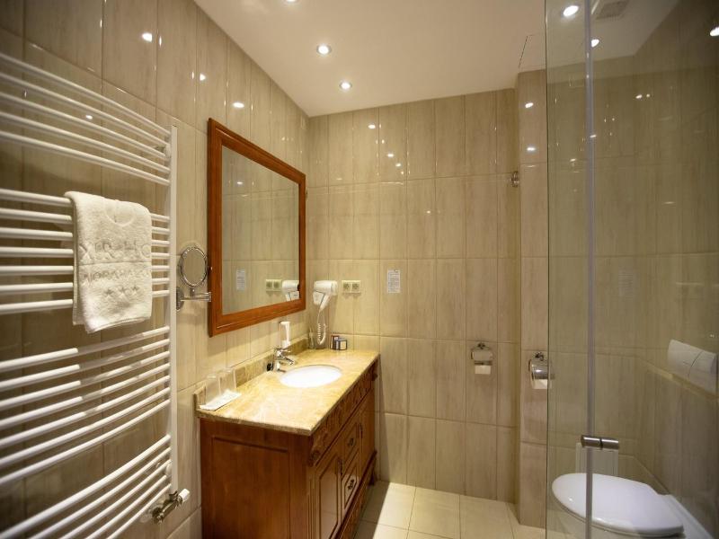 Elixv R Medical Wellness Hotel