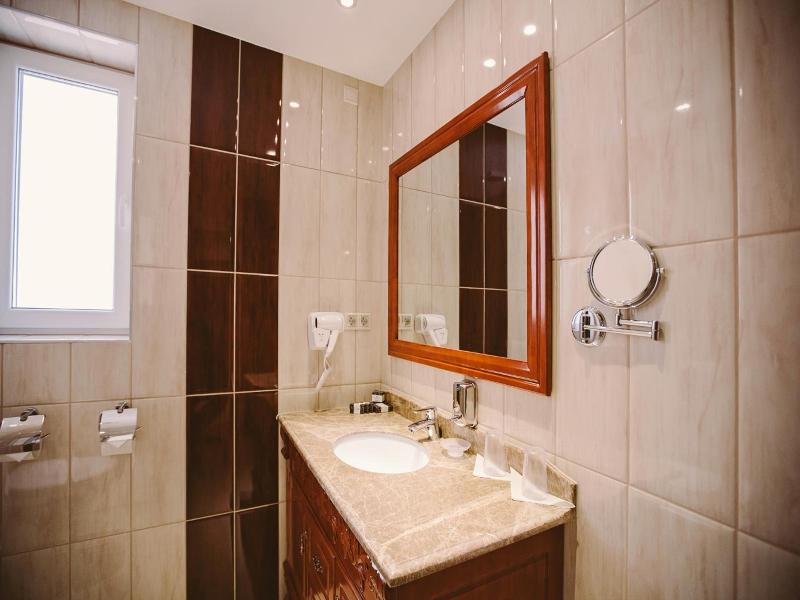 Elixv R Medical Wellness Hotel
