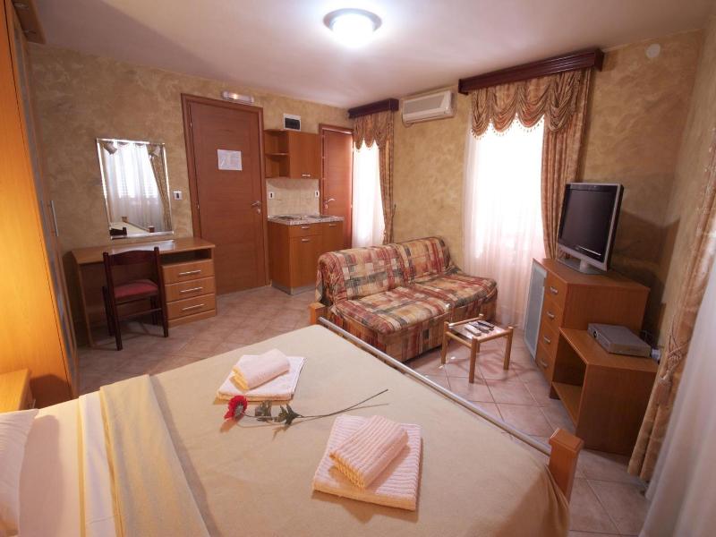 Hotel Rendez Vous image