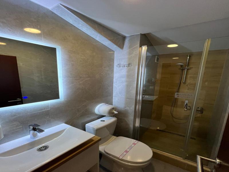 Hotel Holiday image