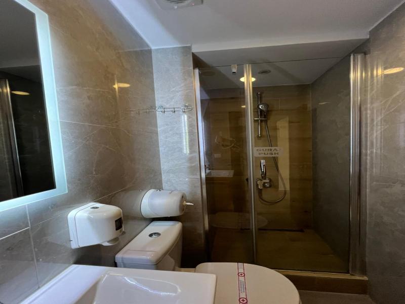 Hotel Holiday image
