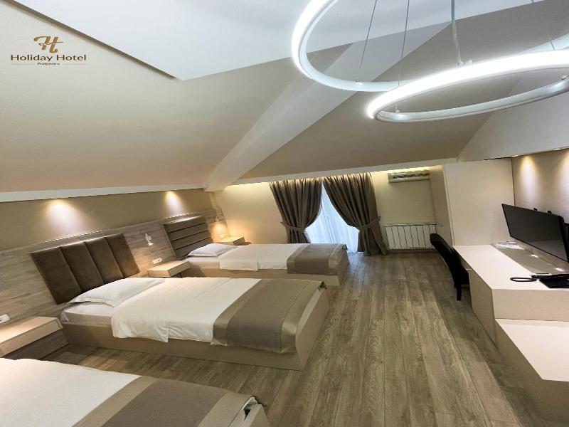 Hotel Holiday image