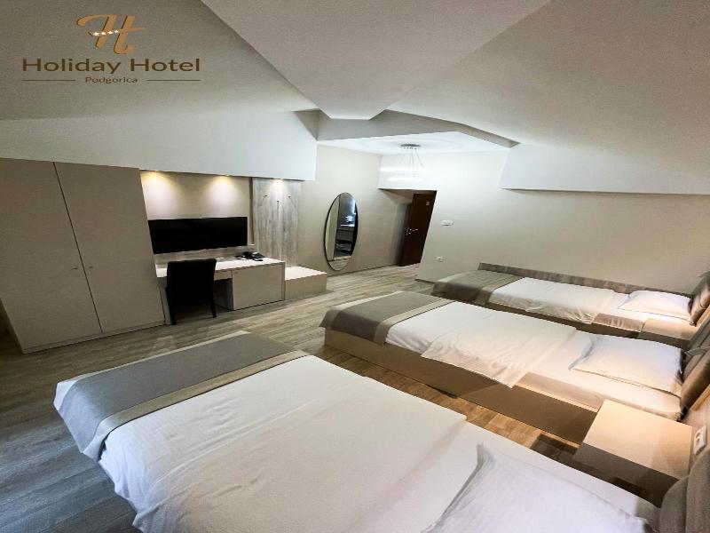 Hotel Holiday image