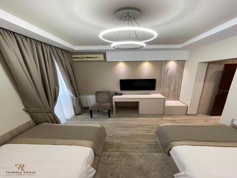 Hotel Holiday image