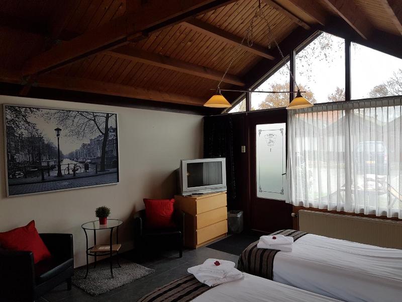 Motel Oostvoorne image