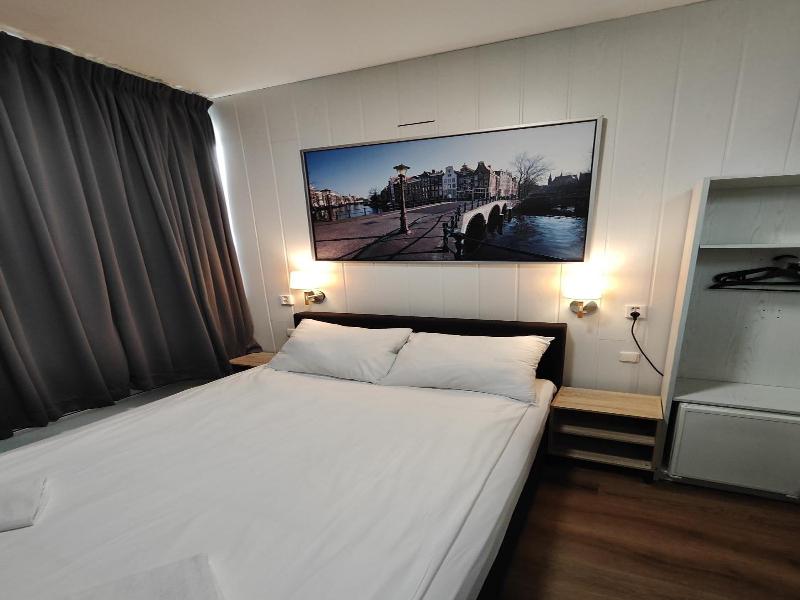 Hotel Holland Lodge image