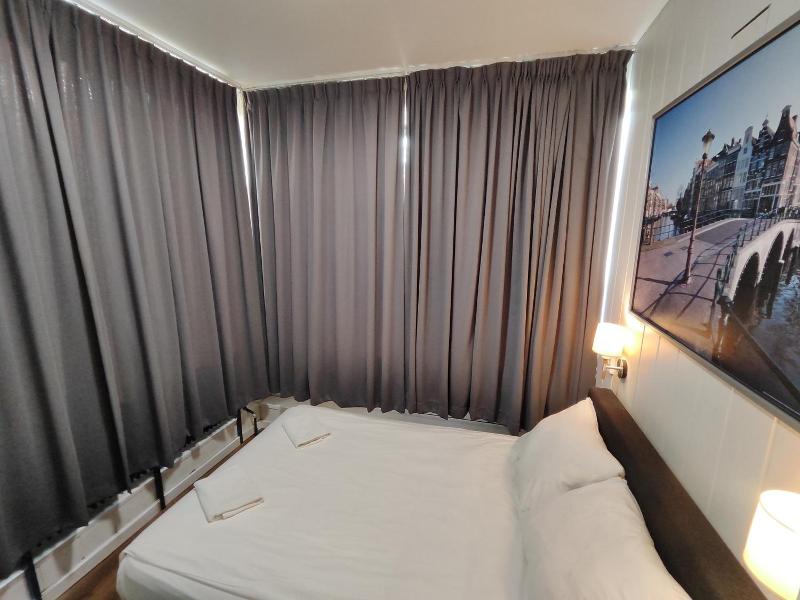 Hotel Holland Lodge image