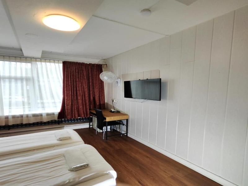 Hotel Holland Lodge image