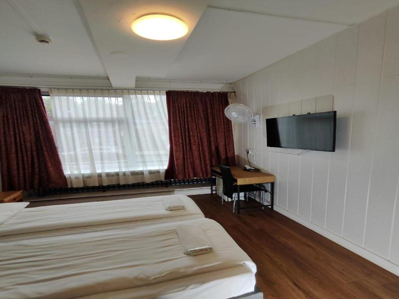 Hotel Holland Lodge image