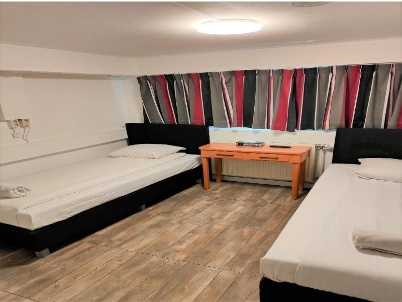 Hotel Holland Lodge image