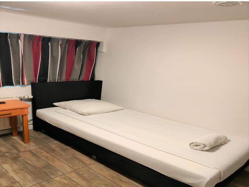 Hotel Holland Lodge image