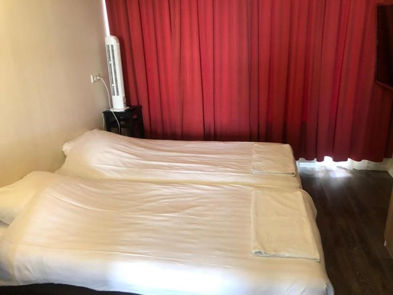Hotel Holland Lodge image