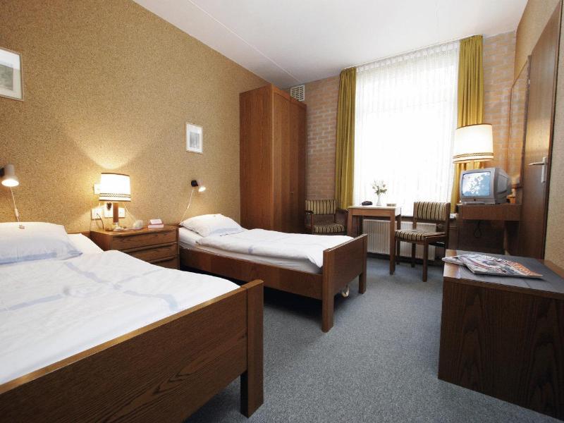 Hotel De Lindeboom image