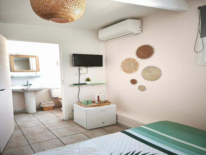 Hotel De La Plage image