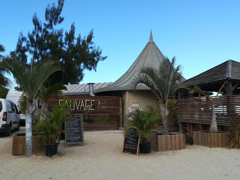 Hotel De La Plage image