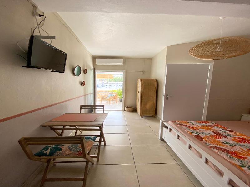 Hotel De La Plage image