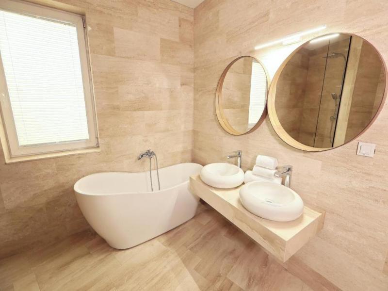 Living In Aparthotel image