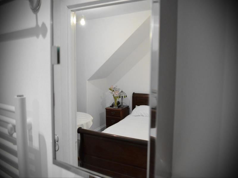 Tayview Hotel image