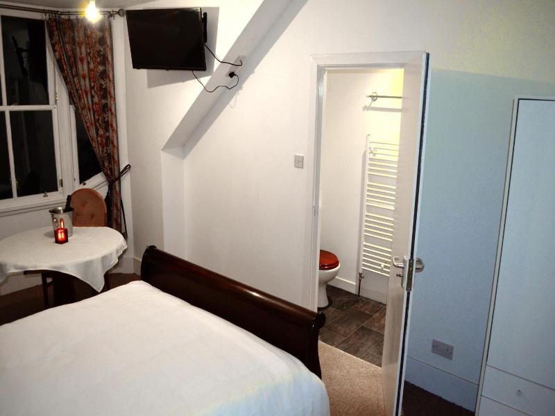 Tayview Hotel image