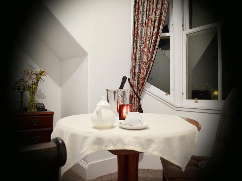 Tayview Hotel image