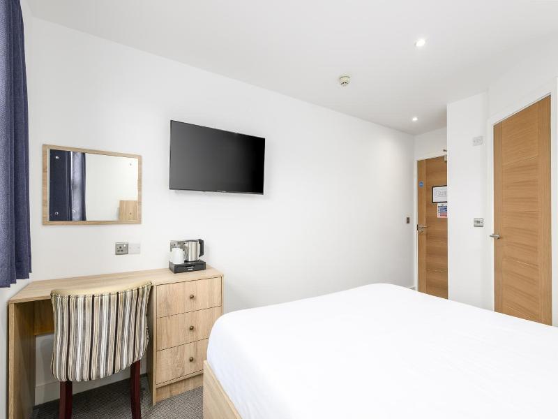 The Sandringham Hotel image