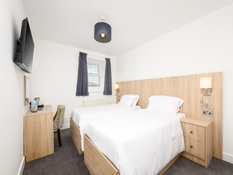 The Sandringham Hotel image