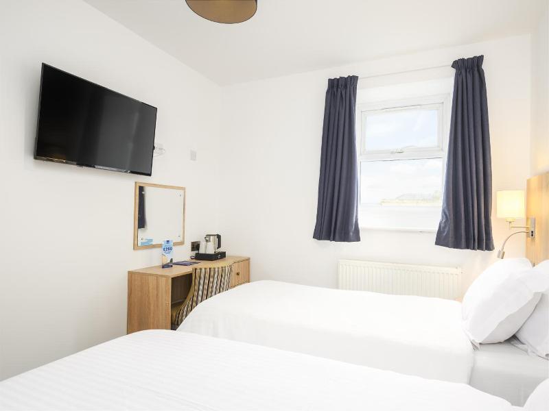 The Sandringham Hotel image