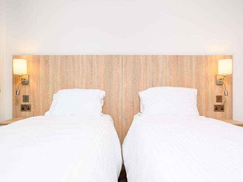 The Sandringham Hotel image