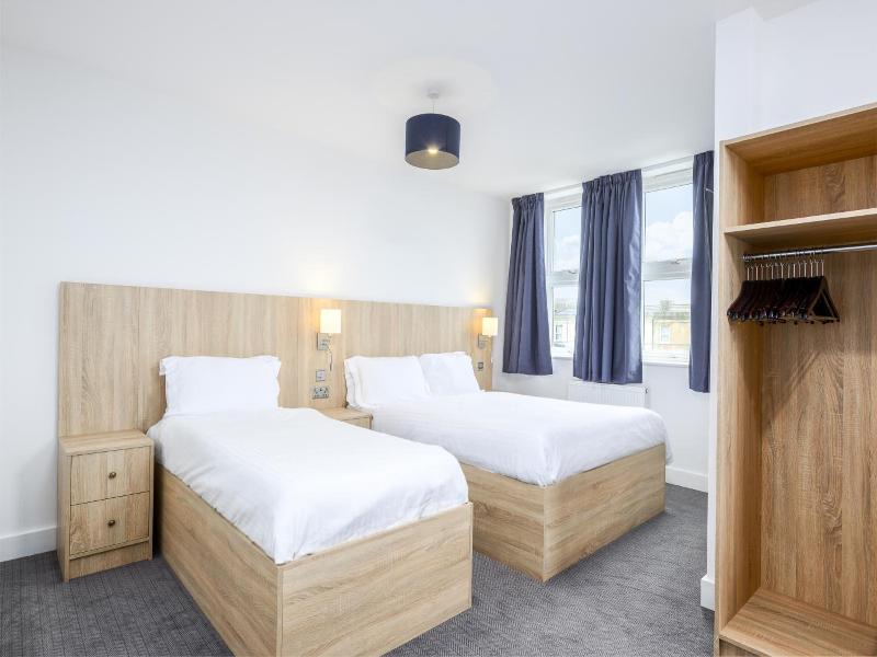 The Sandringham Hotel image