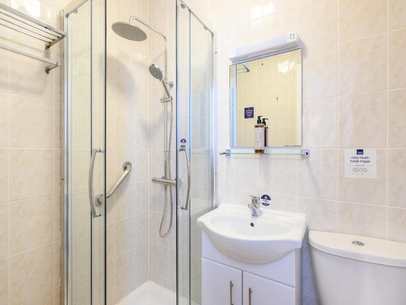 The Sandringham Hotel image