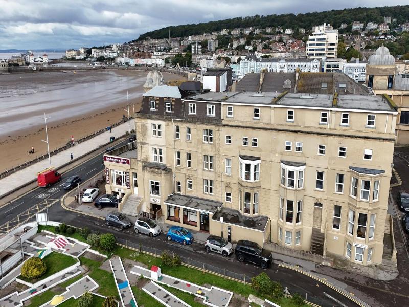 The Sandringham Hotel image
